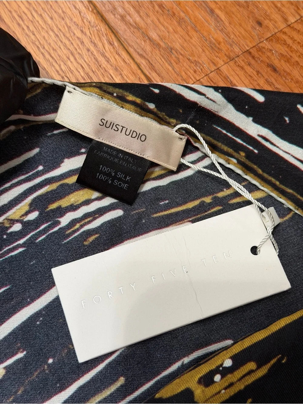 Suistudio by Suitsupply 100% Silk Square Scarf Black Gold Abstract Print